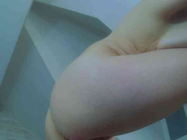 IceBlueBabe webcam