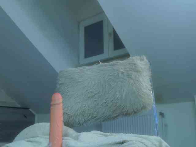 IceBlueBabe IceBlueBabe