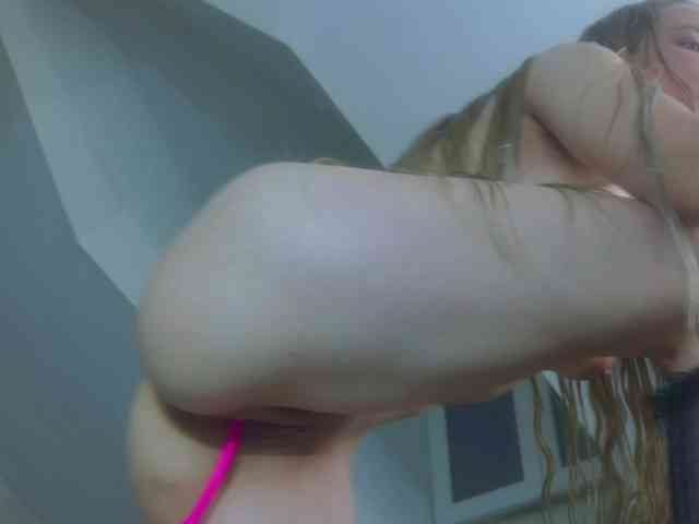 IceBlueBabe webcam