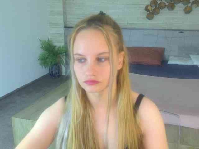 IceBlueBabe webcam