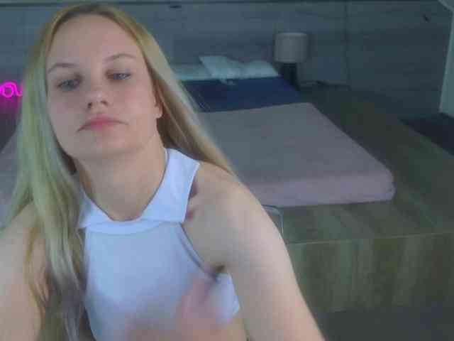 IceBlueBabe webcam