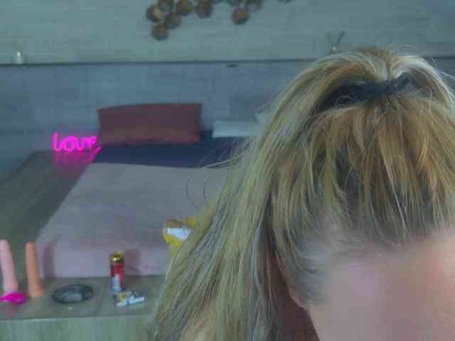 IceBlueBabe webcam