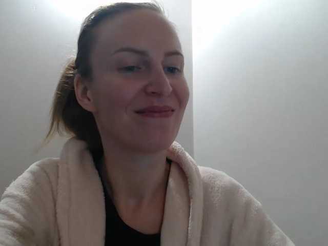 AnnaDear, live now on BongaCams