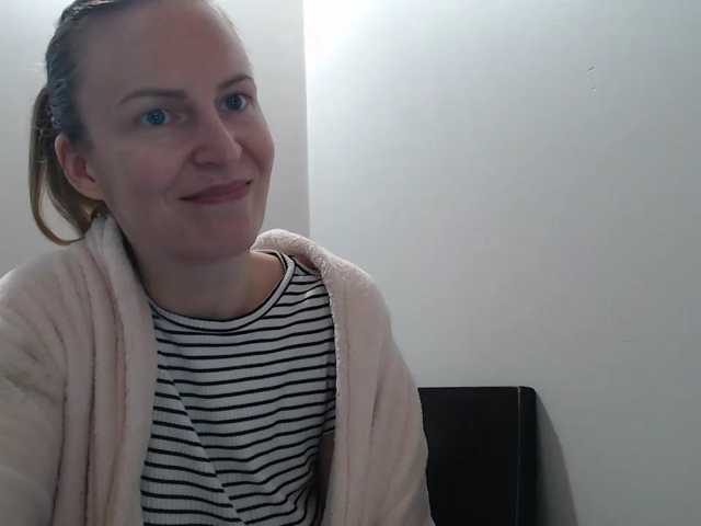 AnnaDear, live now on BongaCams