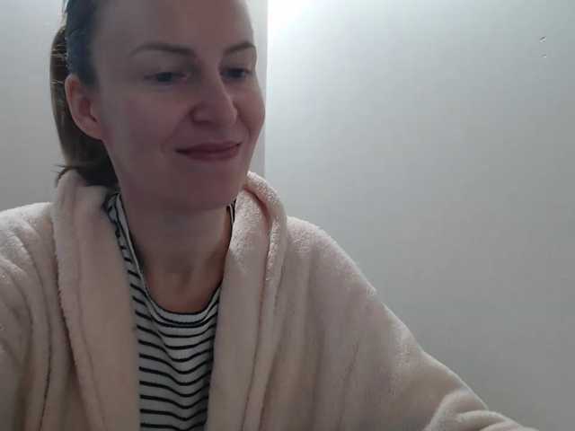 AnnaDear, en directo ahora en BongaCams