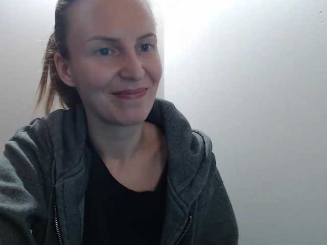 AnnaDear, live now on BongaCams