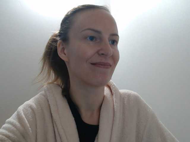 AnnaDear, live now on BongaCams