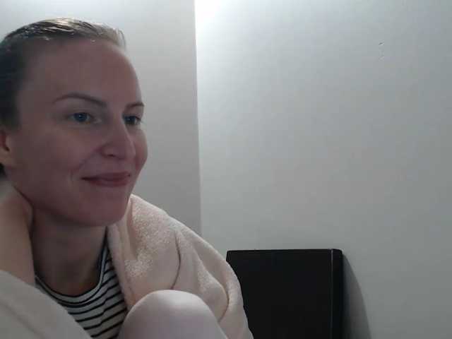 AnnaDear, live now on BongaCams