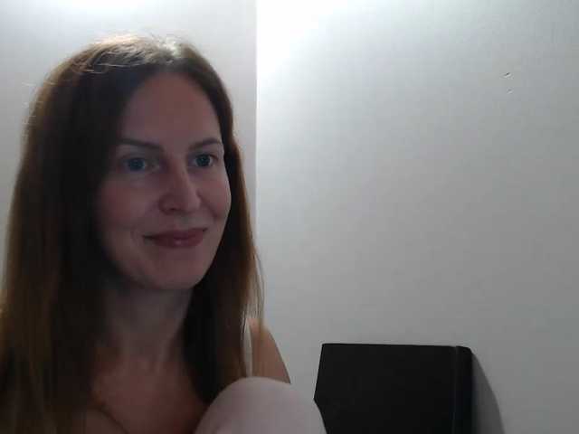 AnnaDear, en directo ahora en BongaCams