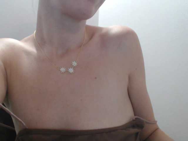 AnnaDear live cam preview