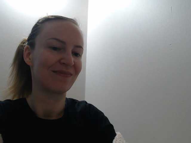 AnnaDear, live now on BongaCams