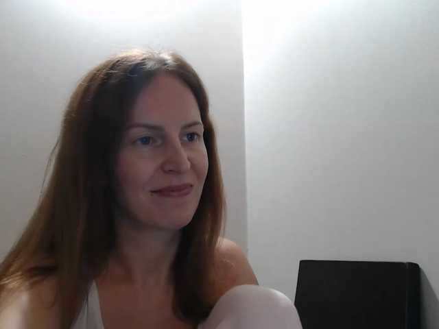 AnnaDear, en directo ahora en BongaCams