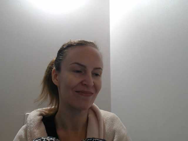 AnnaDear, live now on BongaCams