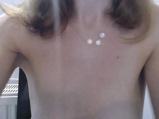 AnnaDear live cam on BongaCams