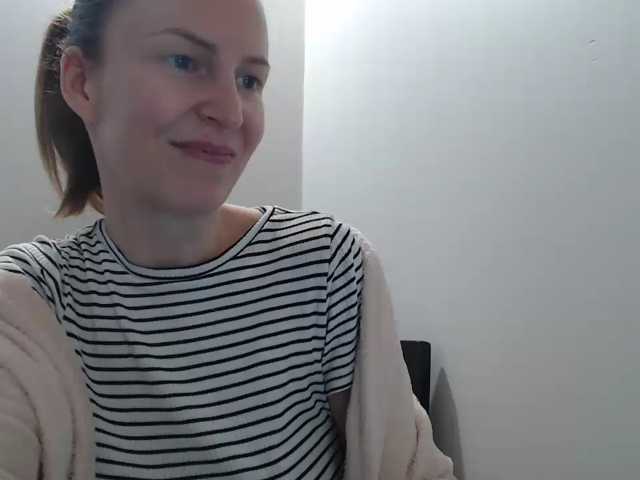 AnnaDear, en directo ahora en BongaCams