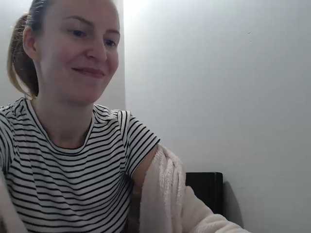 AnnaDear, en directo ahora en BongaCams