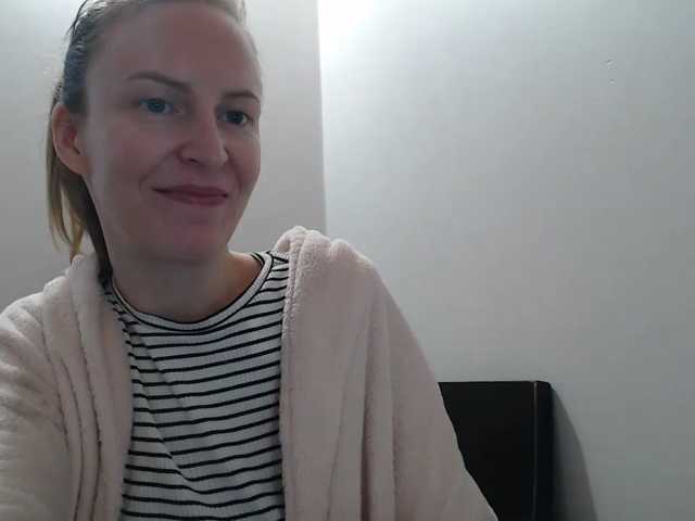 AnnaDear, live now on BongaCams