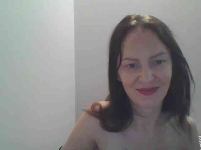 AnnaDear Live Webcam on BongaCams