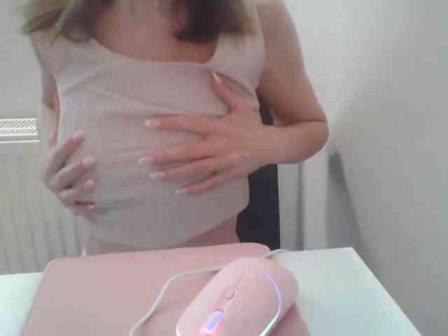 AnnaDear webcam