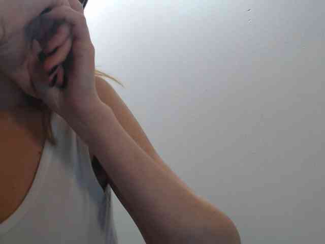 AnnaDear webcam