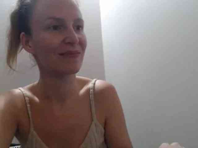 AnnaDear webcam