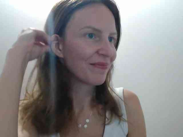 AnnaDear webcam