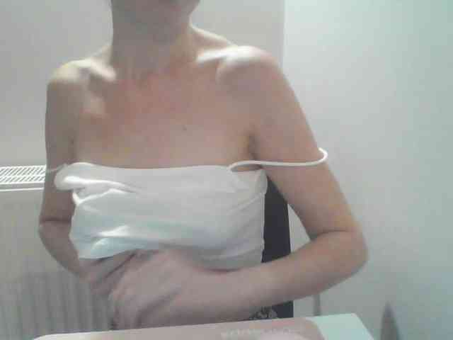 AnnaDear webcam