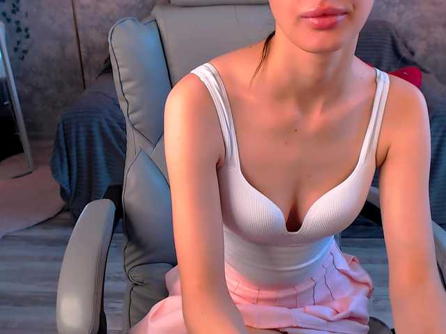 EmiliSkyy live cam on BongaCams