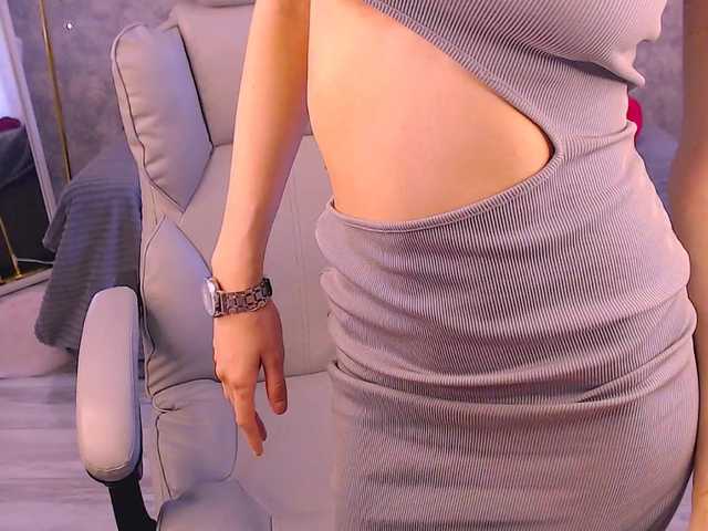 EmiliSkyy's BongaCams show and profile