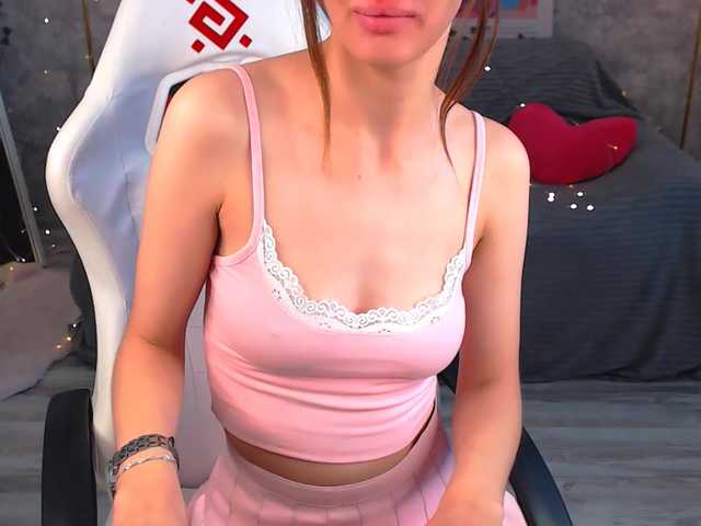 EmiliSkyy live cam on BongaCams