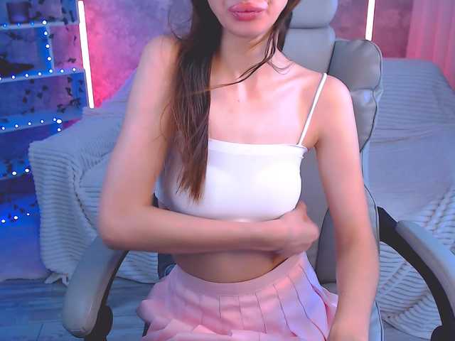 EmiliSkyy live cam on BongaCams