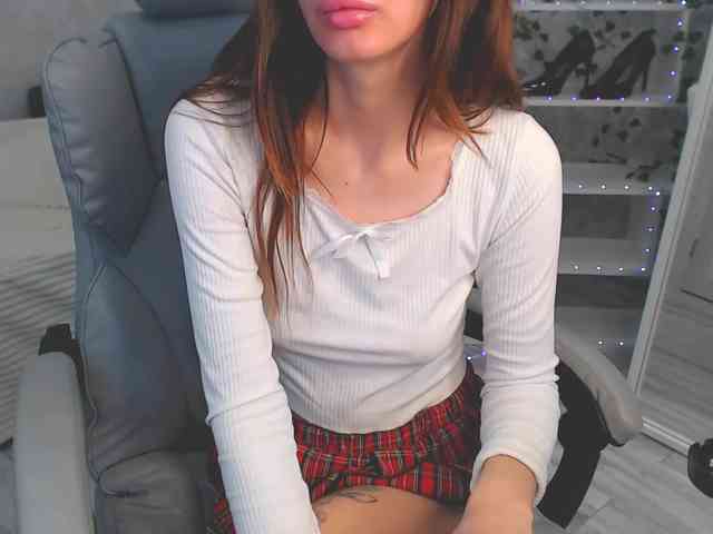 EmiliSkyy webcam