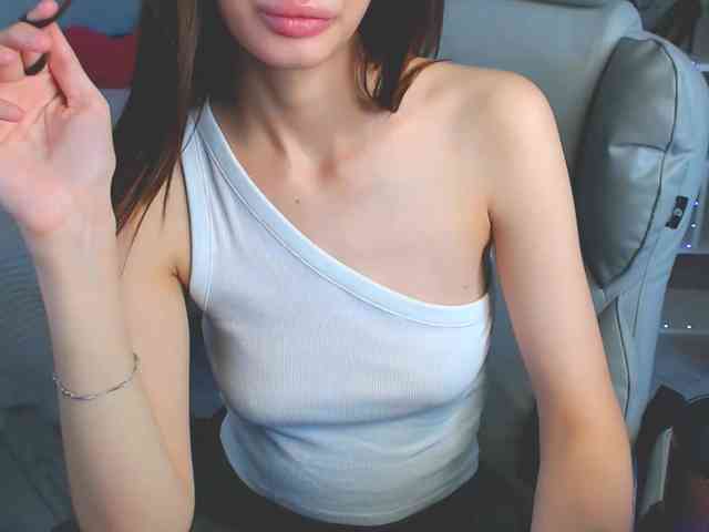 EmiliSkyy Live Webcam on BongaCams