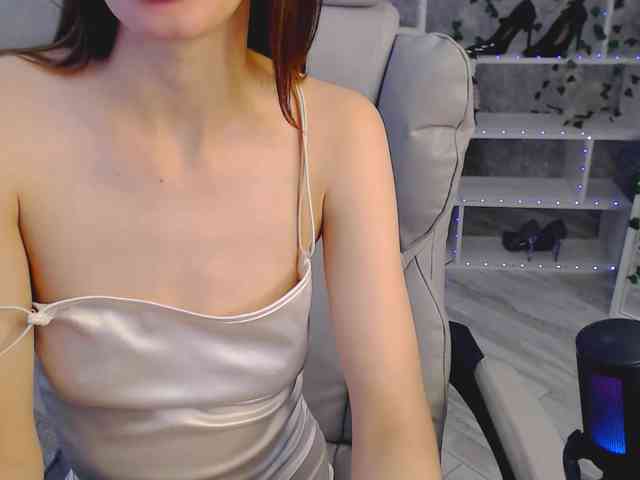 EmiliSkyy webcam