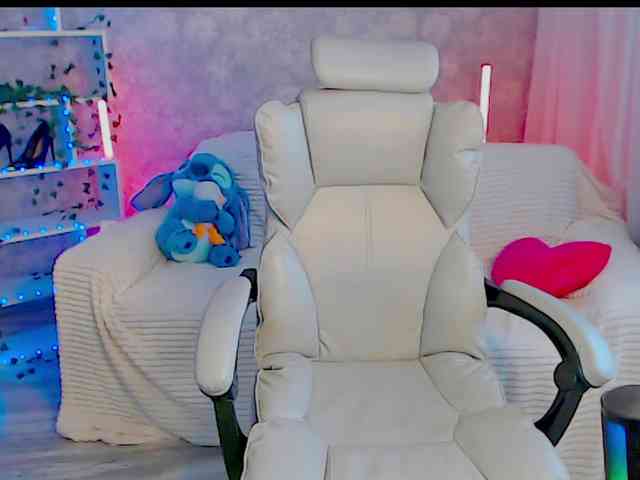 EmiliSkyy webcam