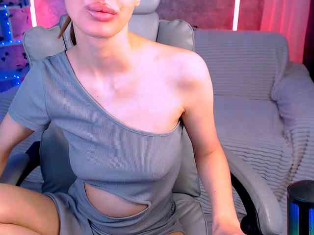 EmiliSkyy webcam