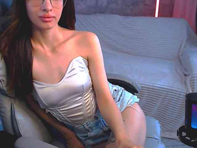 EmiliSkyy webcam