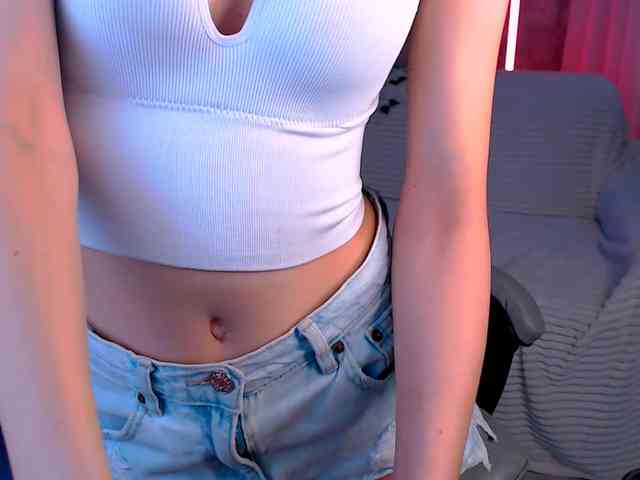 EmiliSkyy Sex Cam Show