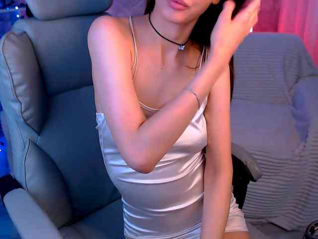 EmiliSkyy webcam
