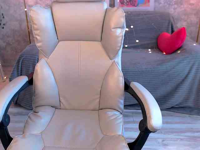 EmiliSkyy webcam
