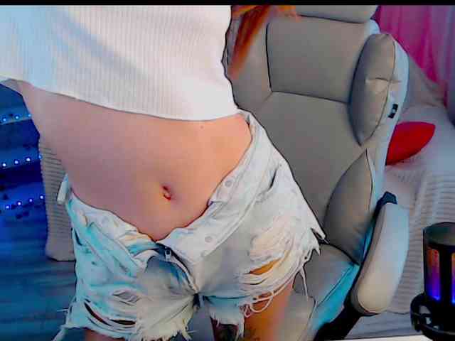 EmiliSkyy webcam