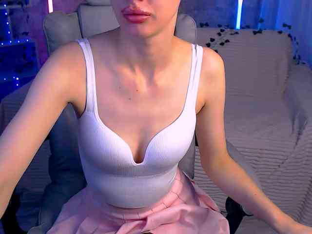 EmiliSkyy Sex Cam Show