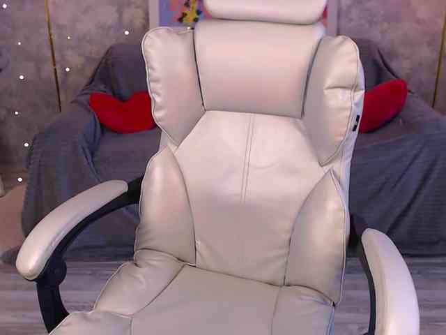 EmiliSkyy webcam