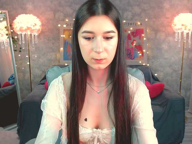 EmyHarrington live cam