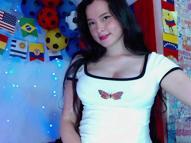 Jasminevirgin1 live cam on BongaCams
