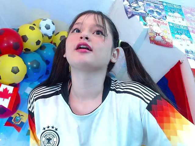 Jasminevirgin1 live cam on BongaCams