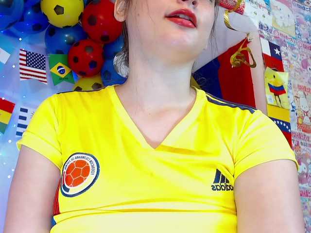 Jasminevirgin1 live cam on BongaCams