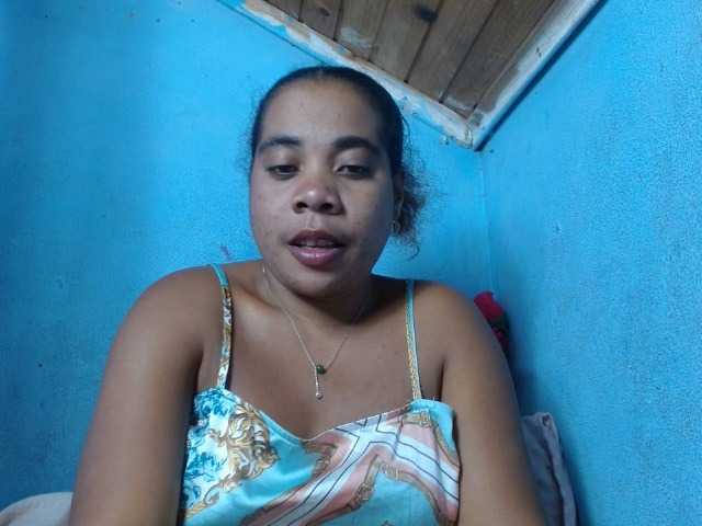 le modèle Ornela1 est en webcam porno dans un show sur le site bongacams, il possède les tags suivants: Ebony,Brunette,Hairy