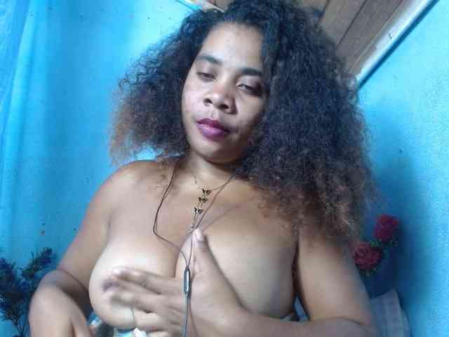 Ornela1 Live Webcam on BongaCams