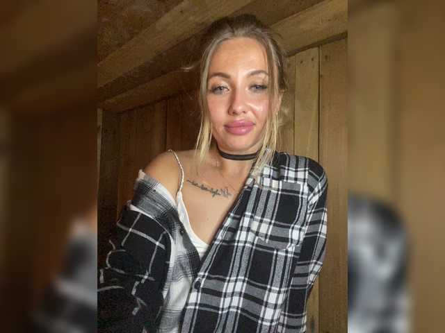 AngelEnigma live cam on BongaCams